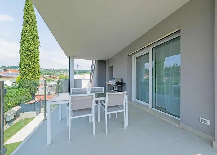 Apartmentsgarda - Residenza Maycol شقة *